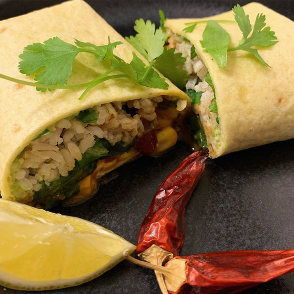 Veganer High Protein Burrito mit frischem Koriander - Veprosa